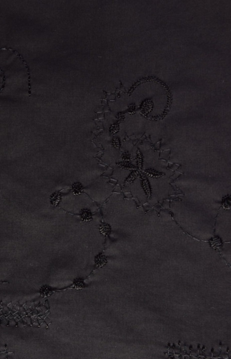 Embroidered bathist