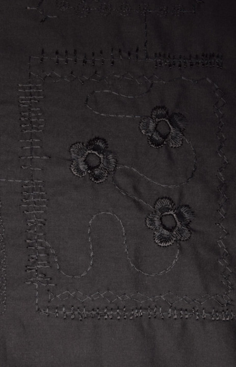 Embroidered bathist