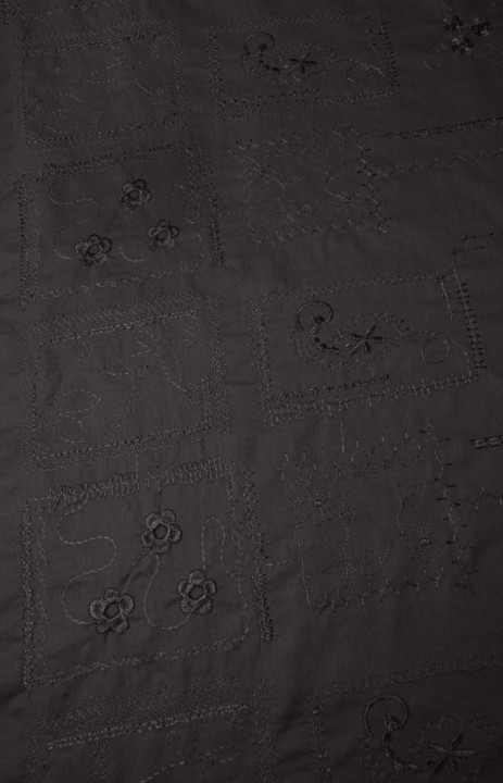 Embroidered bathist