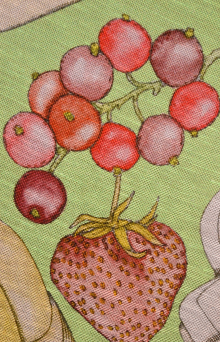 Linen with fruit COUPON 130 cm
