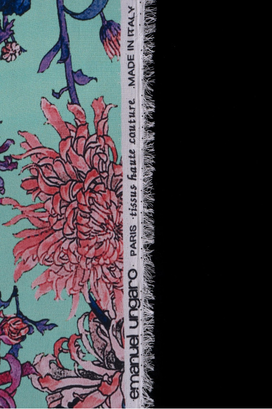 Siidist krepp signeeritud lilled