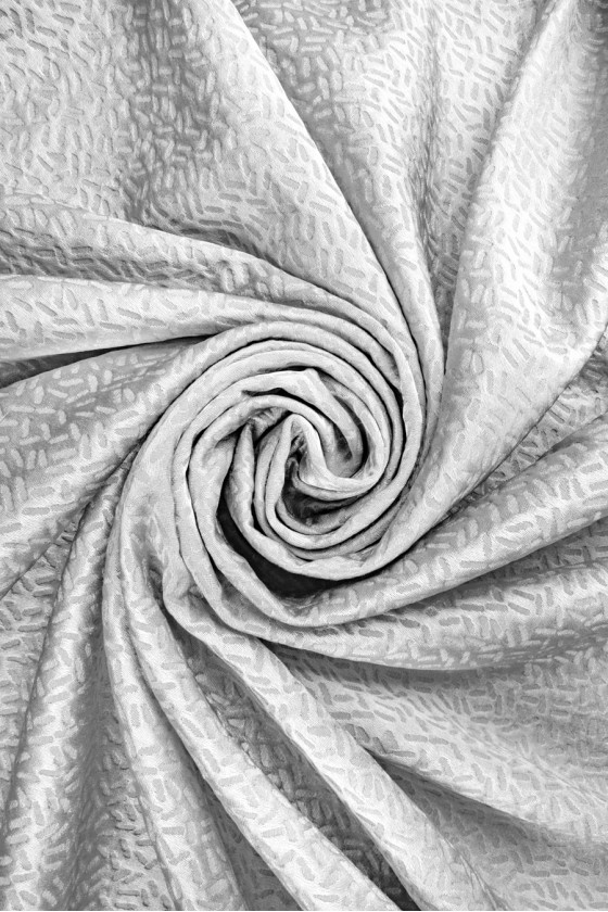 Silbergrauer strukturierter Jacquard