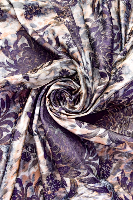 Jacquard mit Blumen COUPON 150cm