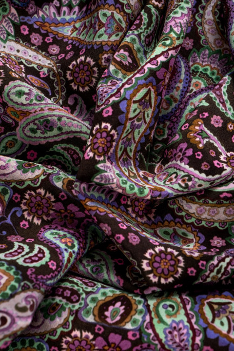 Kreppseide Paisley Muster
