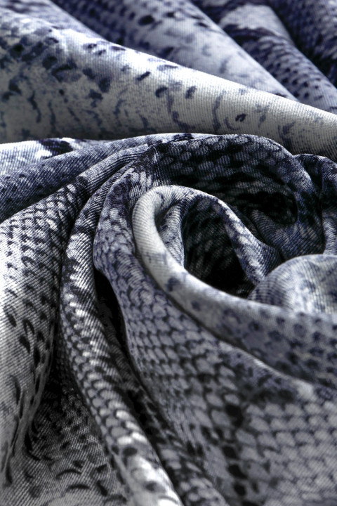 Silk pattern snake gray