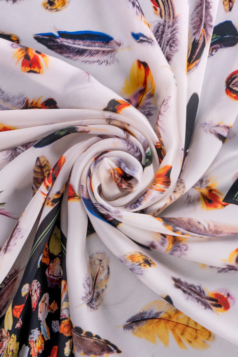 Silk fabric with feathers COUPON 70cm