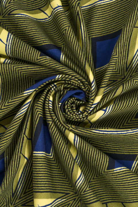Thicker viscose knit in diamonds