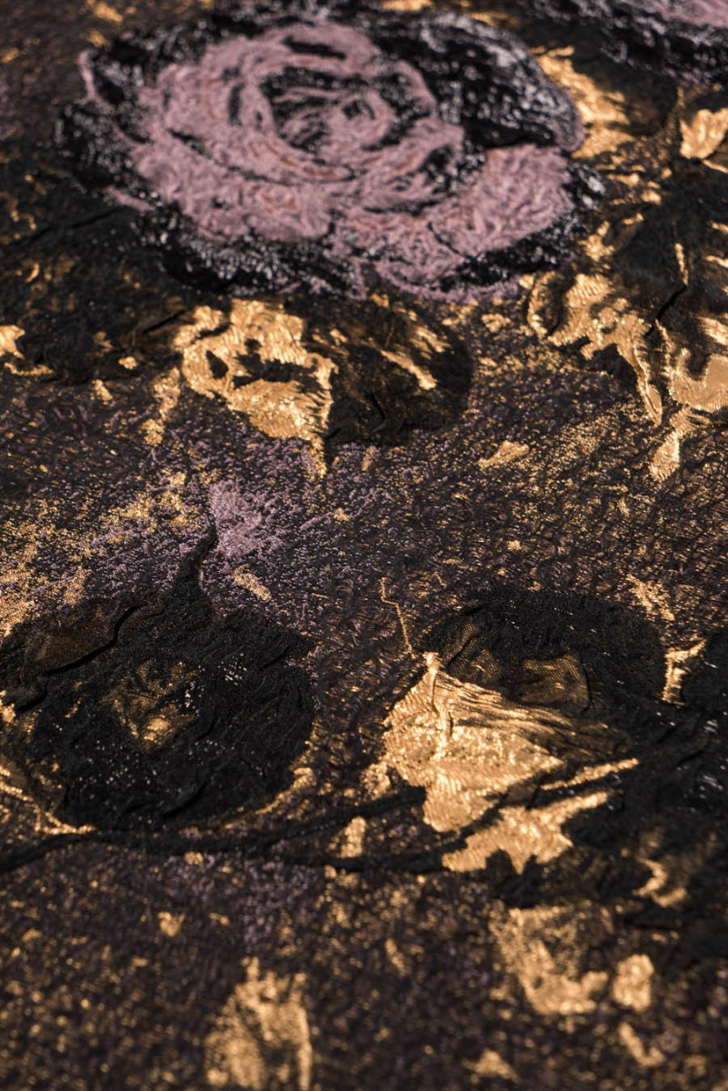 Jacquard selyemmel rózsákkal