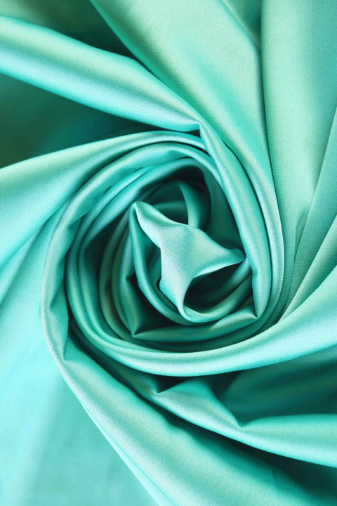 Polyester Satin 140 grammes - couleurs assorties