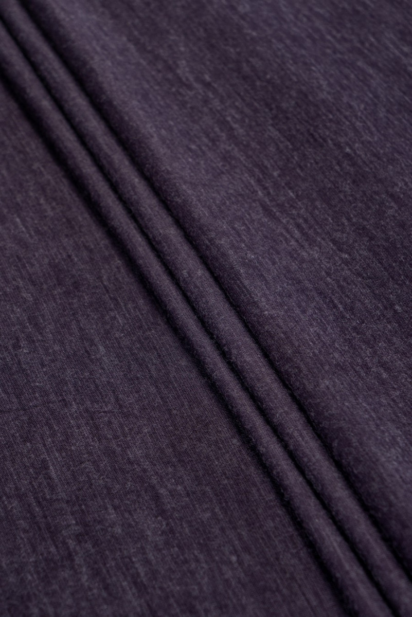 Maglione sottile lavorato a maglia viola tenue