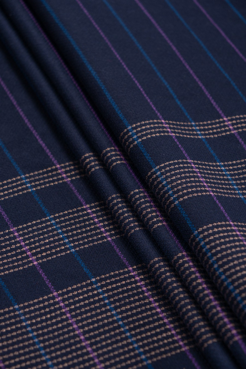 Wool for an original checked coat