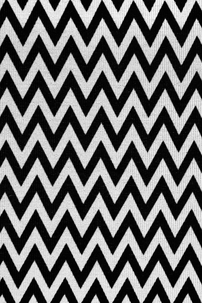 Tkanina wełniana w biało-czarne zygzaki KUPON 90cm