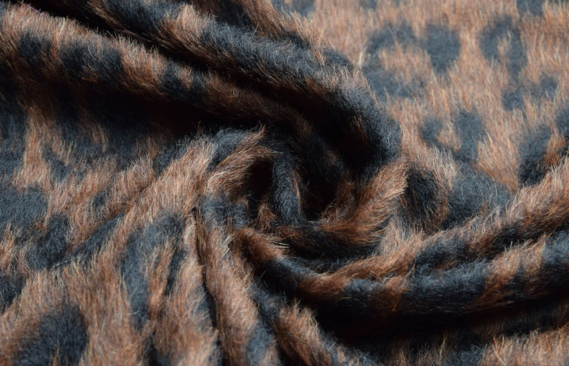 Leopard coat wool