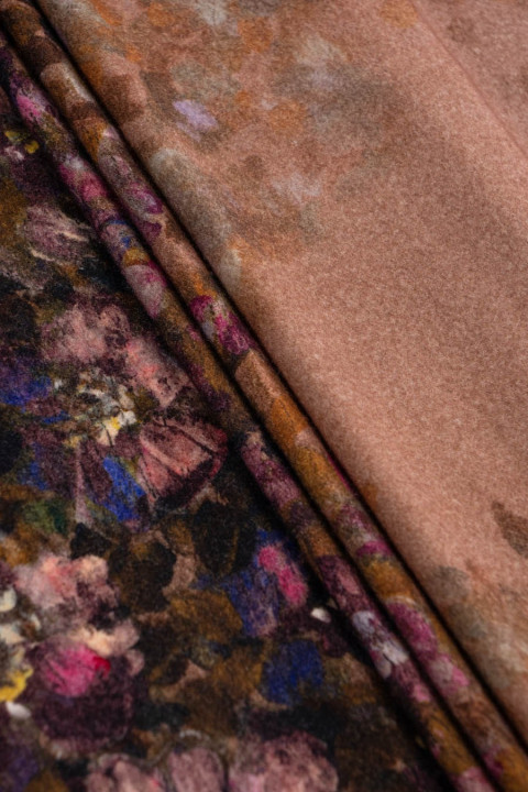 Costume wool in flowers