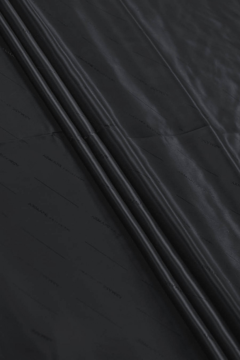 Signature lining: two-tone graphite/black