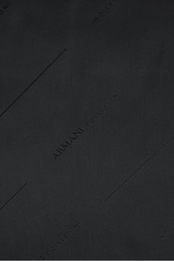 Signature lining: two-tone graphite/black