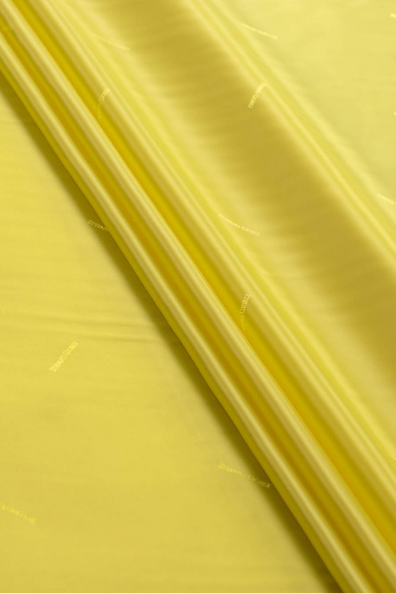 Doublure jaune emblématique