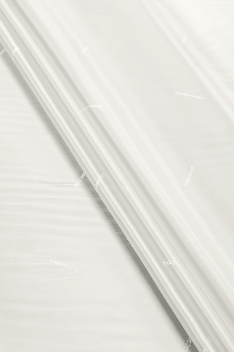 Ecru signature lining