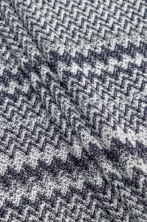 Strickpullover weiß und schwarz Zickzackmuster