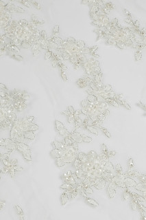 Lace tape with beads