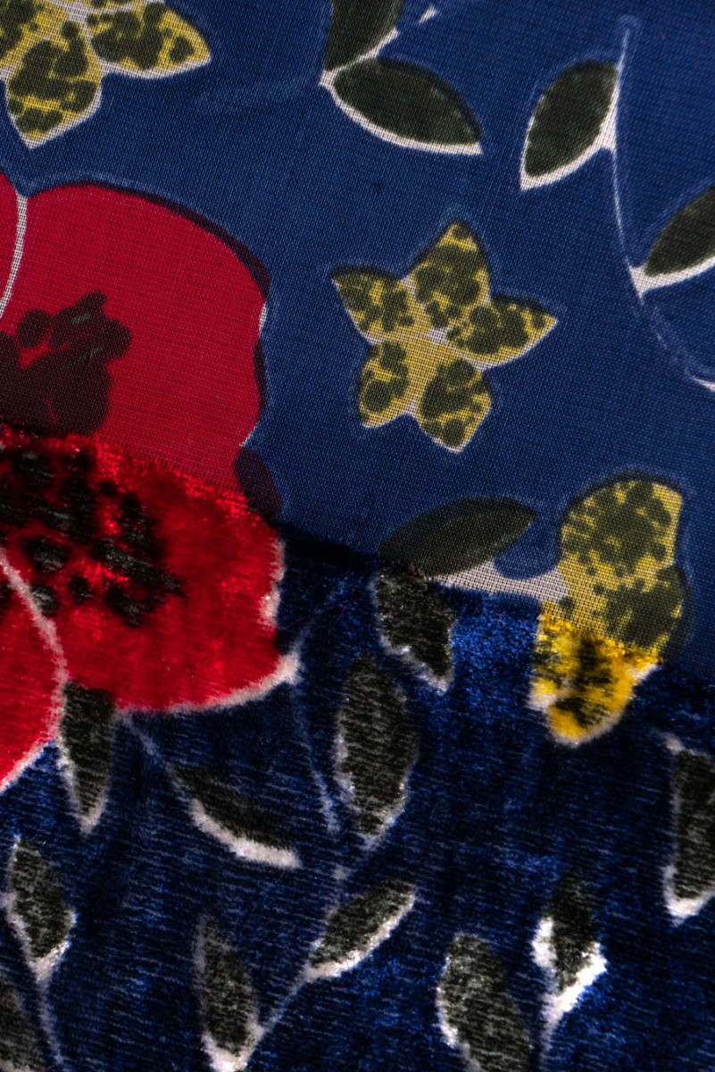 Silk-viscose velour with flowers COUPON 120cm