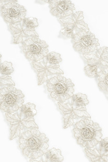 Beige-silver guiur tape