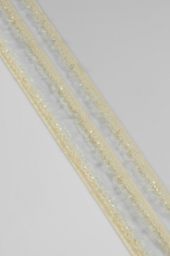 Tape with frills and sequins ecru COUPON 180cm