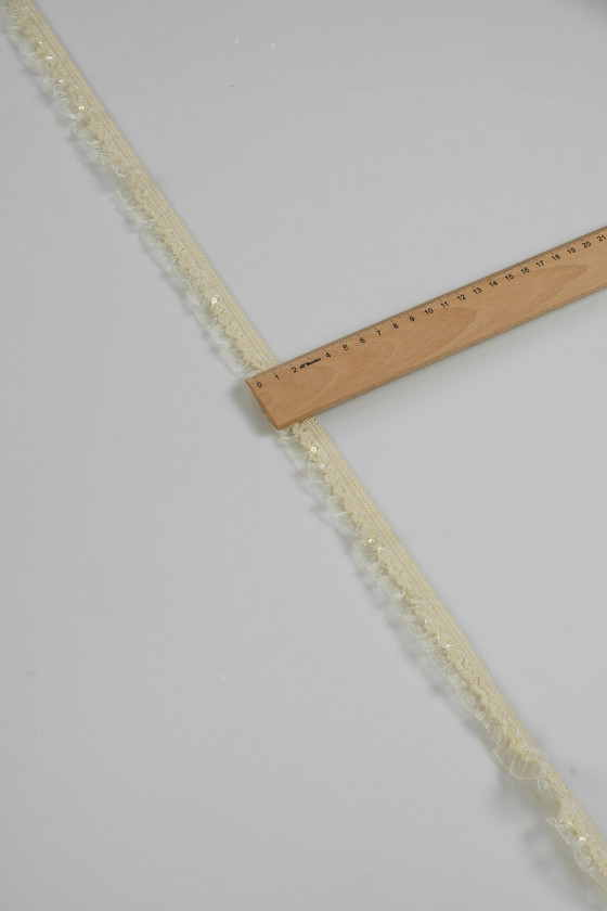 Szalag sallangokkal és flitterekkel ekrü KUPON 180cm