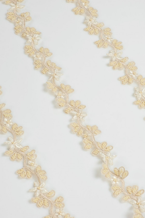Klebeband mit Perlen beige