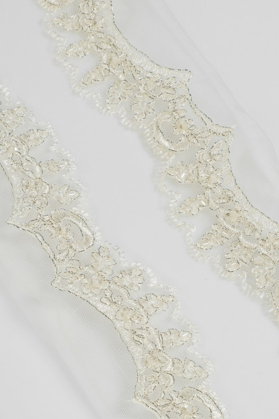 Ecru lace tape