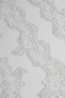 Lace tape with beads white