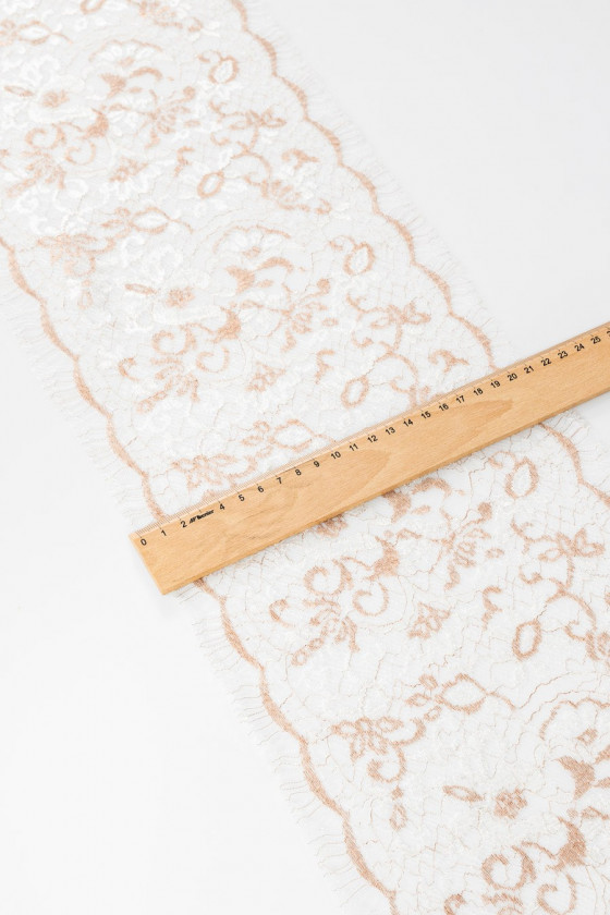 Nastro in pizzo bianco e rame