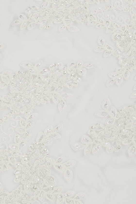 Lace tape with ecru beads