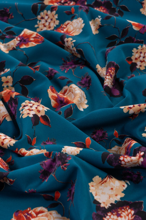 Knitted foam type (diver) in flowers