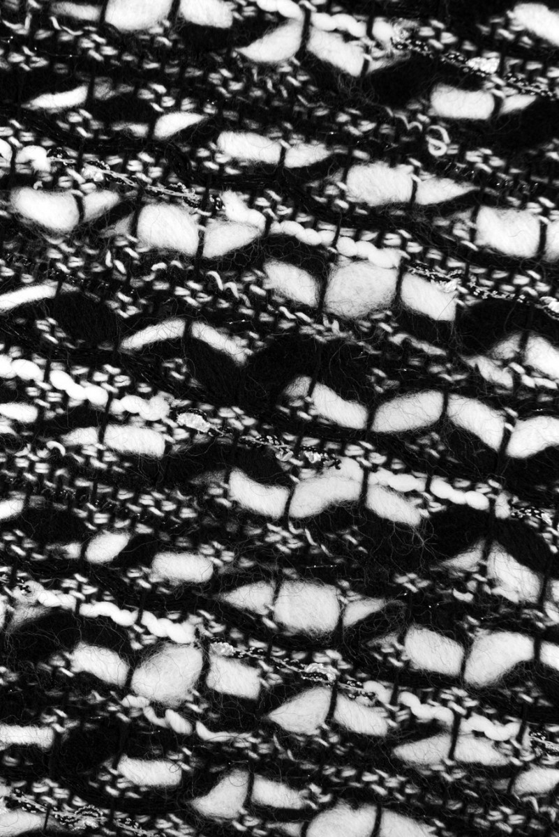 Chaneli kangas mustvalge