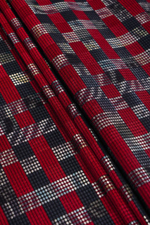 Jacquard a cuadros negro y rojo
