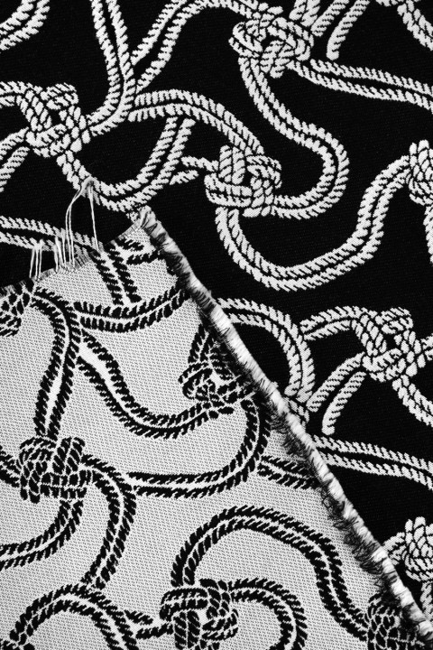 Jacquard in white and black cords
