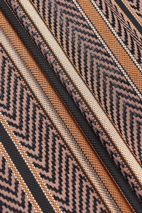 Svītrains kostīmu audums