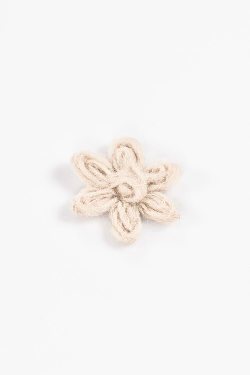 Fiore di lana beige piccolo allication