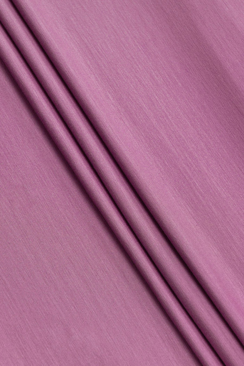 Tissu tricoté en viscose rose-violet