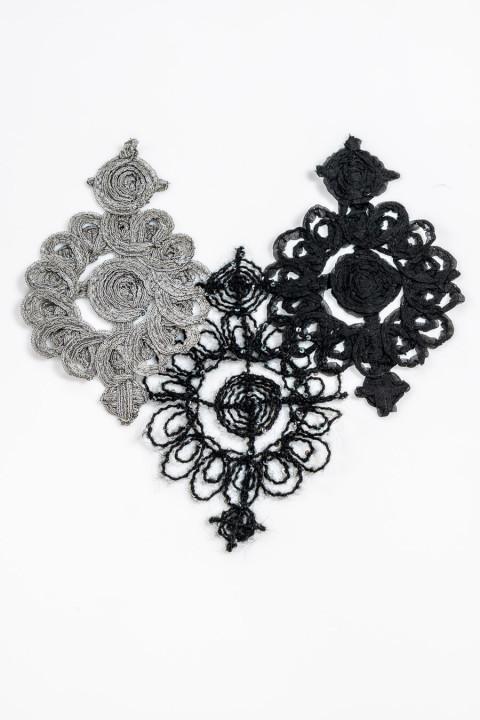 Appliqué cuore grigio-argento