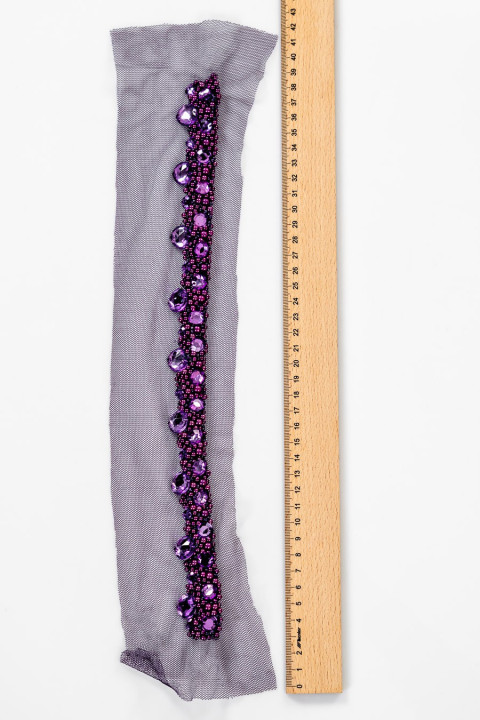 Aplikacija su karoliukais violetinė