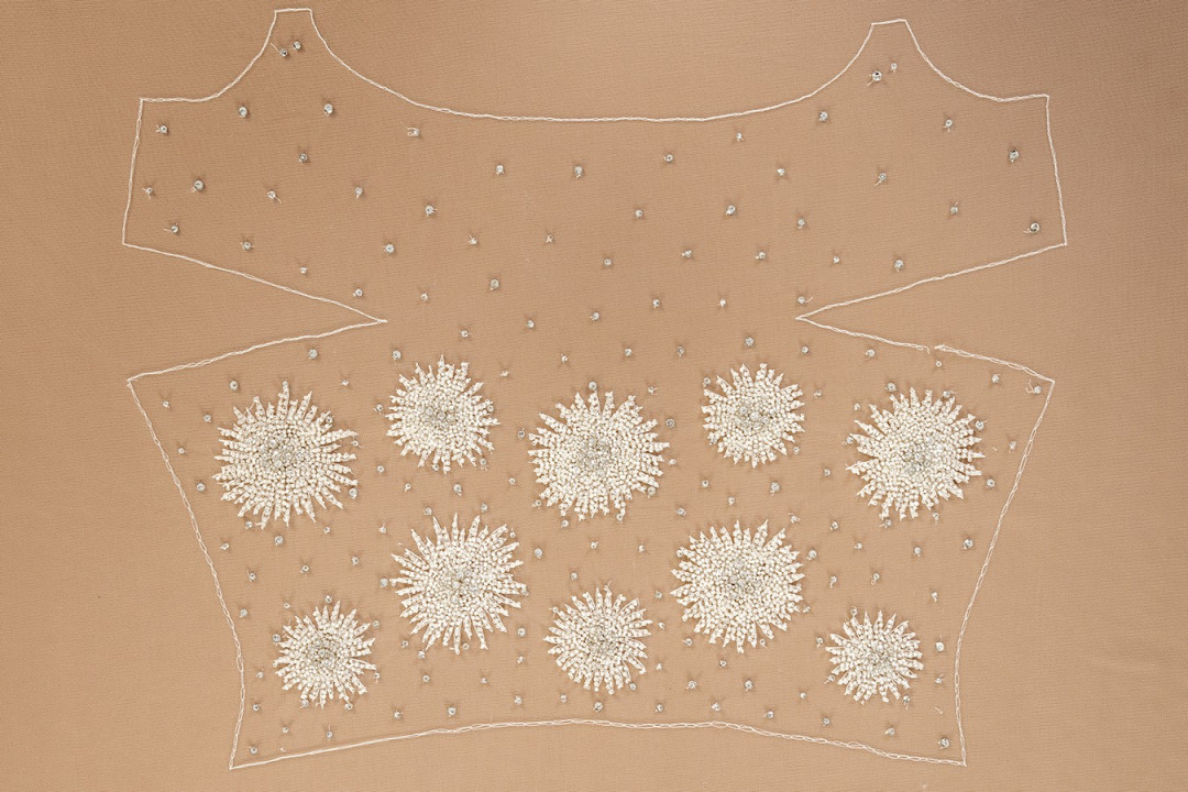 Aplicatie de nunta - bluza cu flori