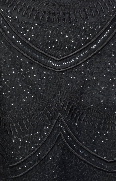 Schwarze Spitze mit Pailletten und Perlen