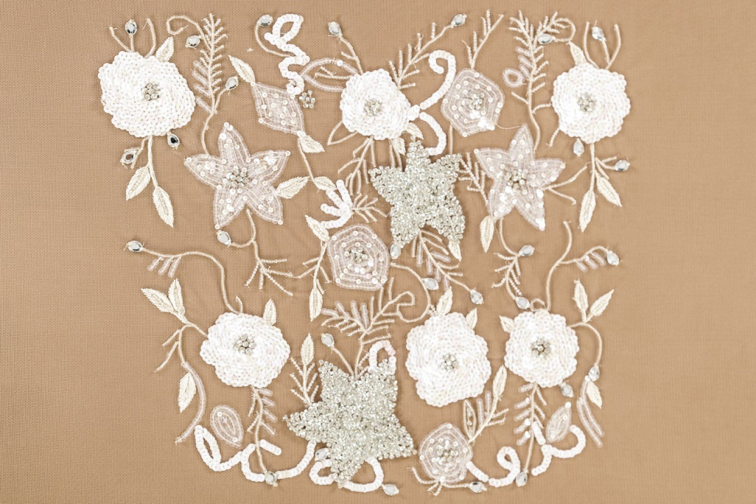 Wedding appales with flowers