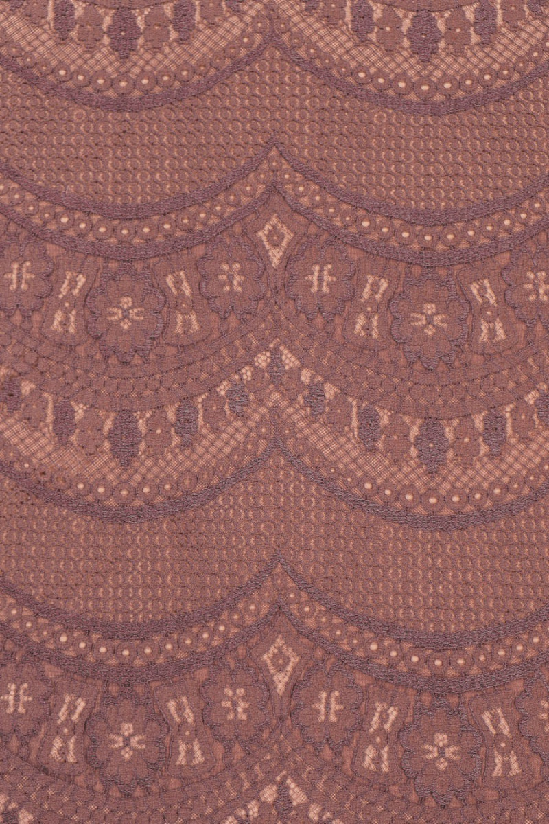 Keskeny csipke világos bordó