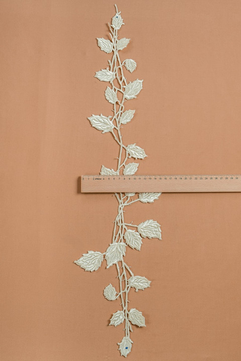 Application - light beige leaves