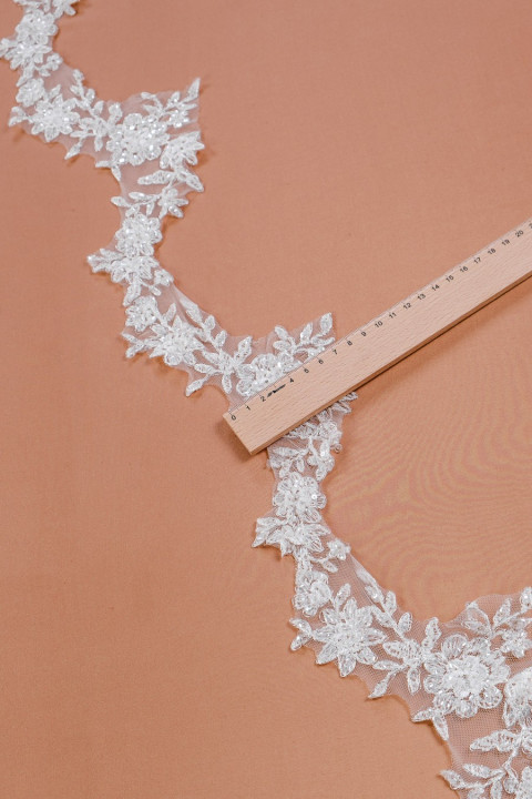 Lace tape with beads and silver thread