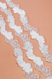 Nastro con perline e paillettes