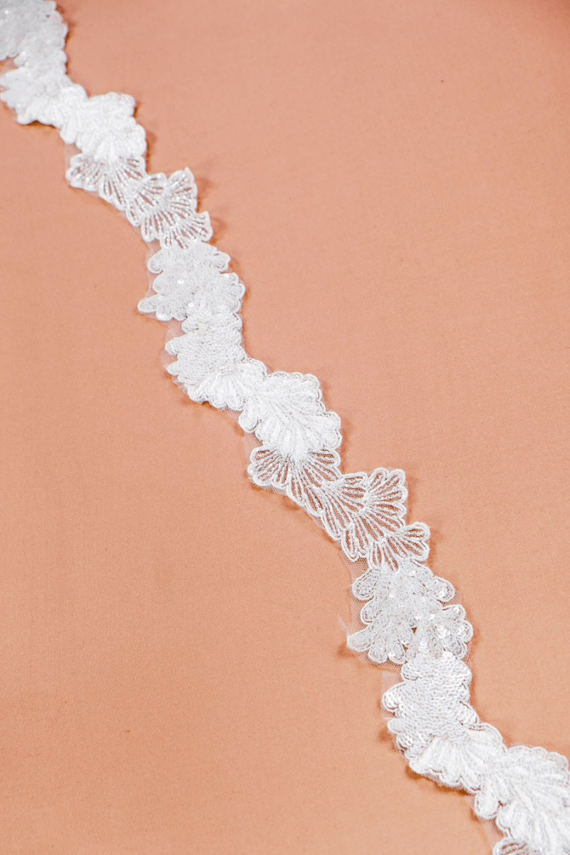 Ecru lace tape